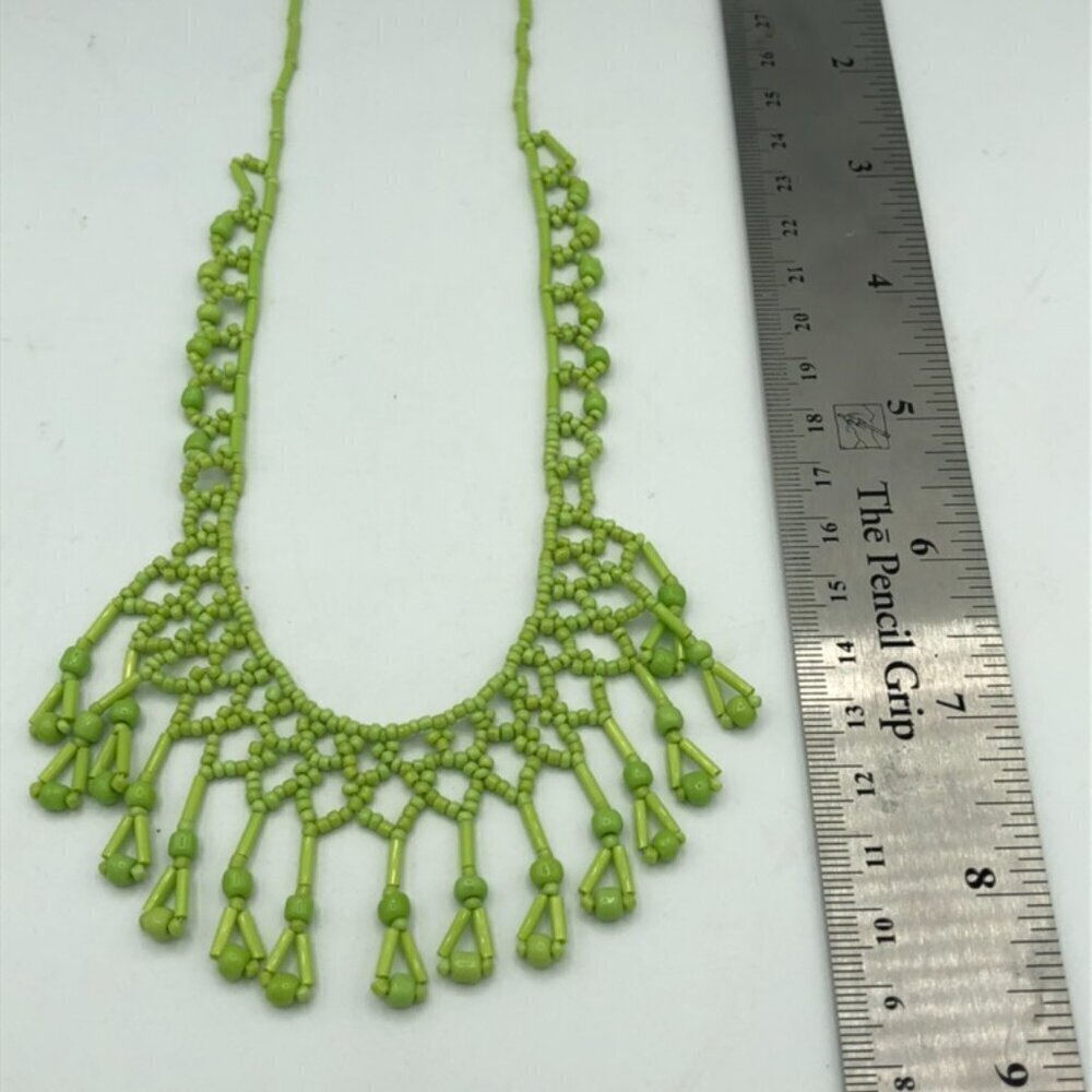 Vintage Lime Green Glass Bead Necklace - Picture 7 of 8